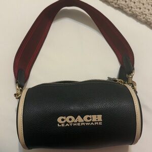 Coach Black and Cream Leather Shoulder Bag